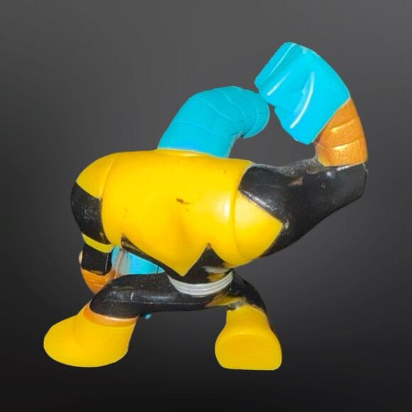 2011 Yellow Fear Low Alien Action League Action Figure 2.5” - Picture 3 of 7